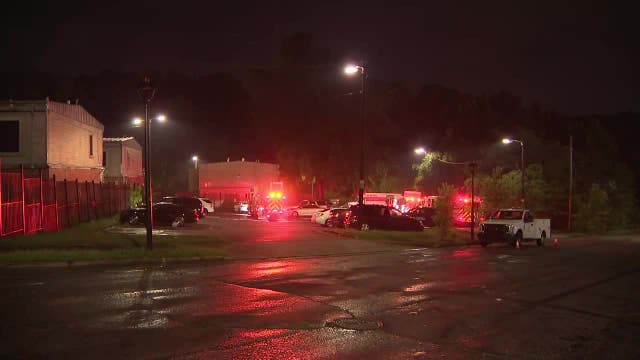Crews respond to fire at two-story Atlanta apartment building