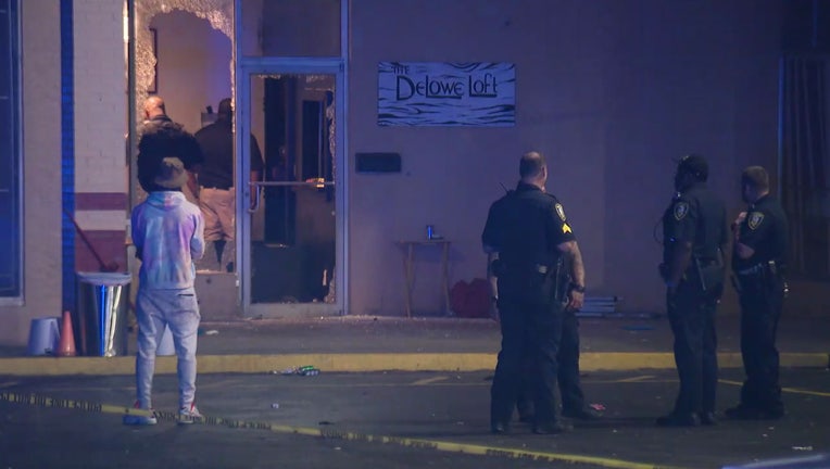 Police investigate a deadly shooting on Delowe Drive in East Point. (FOX 5 Atlanta)