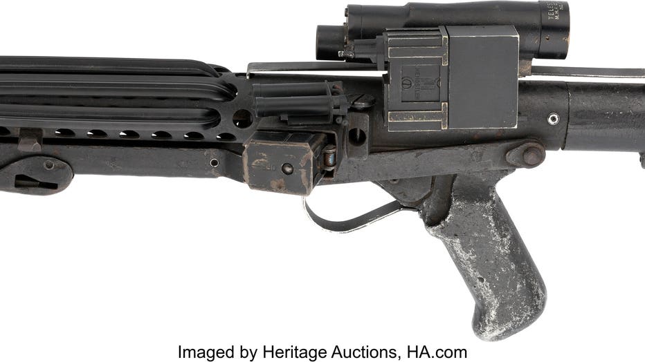 Stormtrooper-Screen-Used-Hero-E-11-Blaster-from-Star-Wars-Episode-IV-A-New-Hope_Heritage_Auctions_3.jpg