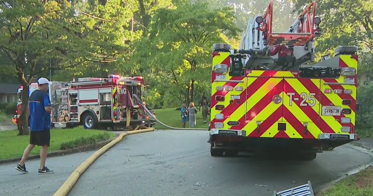 Woman hurt in southwest Atlanta house fire | FOX 5 Atlanta