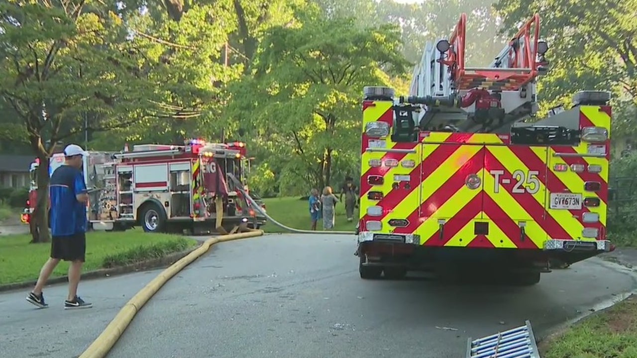 Woman Hurt In Southwest Atlanta House Fire | FOX 5 Atlanta