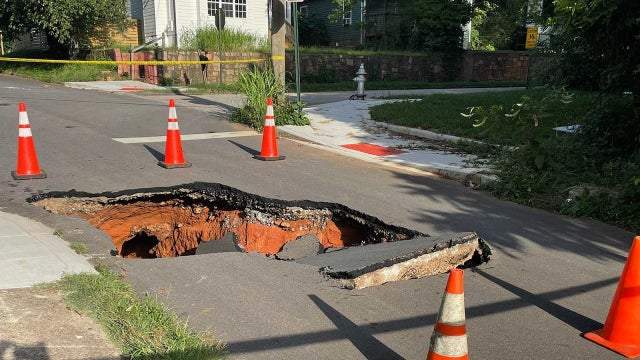 Two-inch water main break causes sinkhole in SW Atlanta, officials say