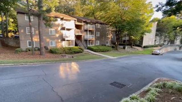 Search for suspect in deadly Vinings shooting