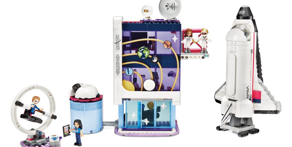 Fao Schwarz Style Runway 4-sided Fashion Show Playset : Target