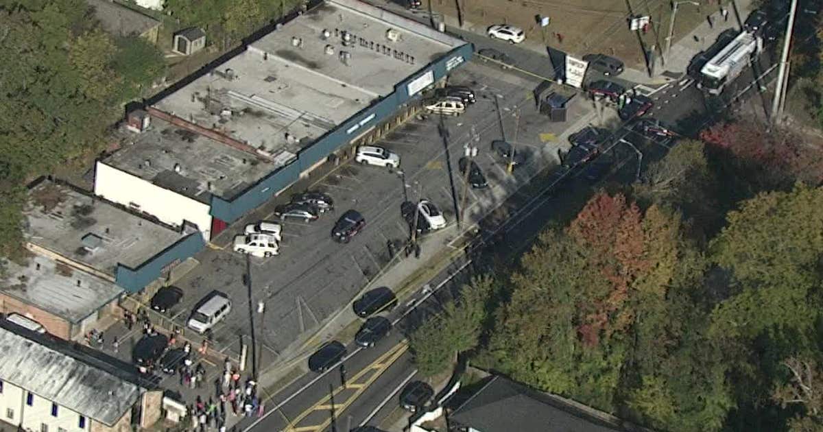 Northwest Atlanta shooting leaves one man dead in front of busy plaza ...