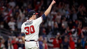 Wright outduels Wheeler, Braves blank Phils 3-0 to even NLDS