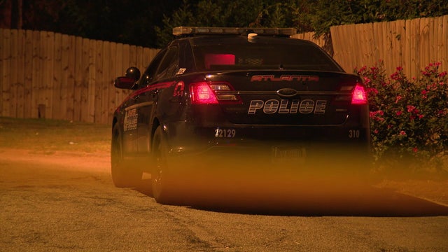 Man killed in double shooting outside Atlanta apartments, police say