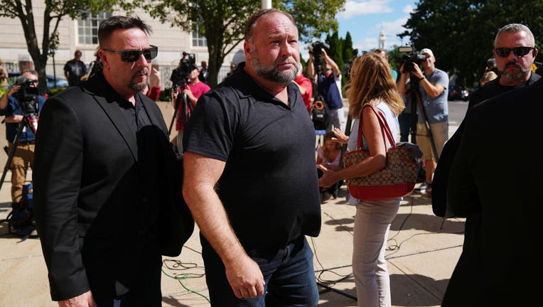 96aeb8b6-Alex Jones Speaks To The Media Outside The Sandy Hook Trial In Waterbury, Connecticut