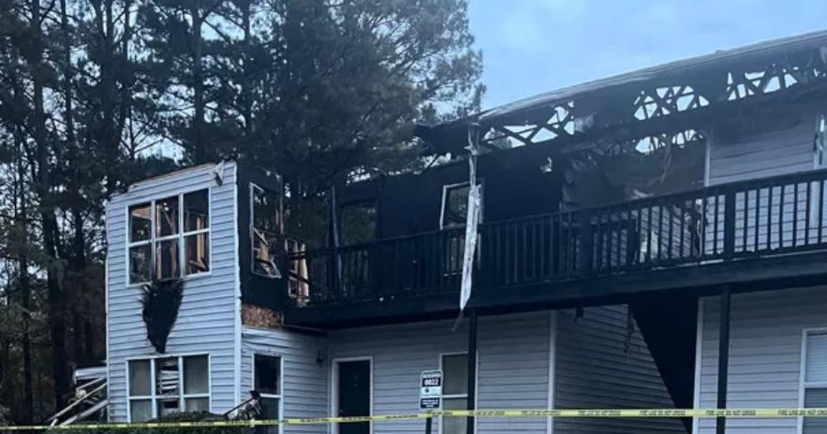Sifting through ashes, Clayton County apartment fire victims praying ...