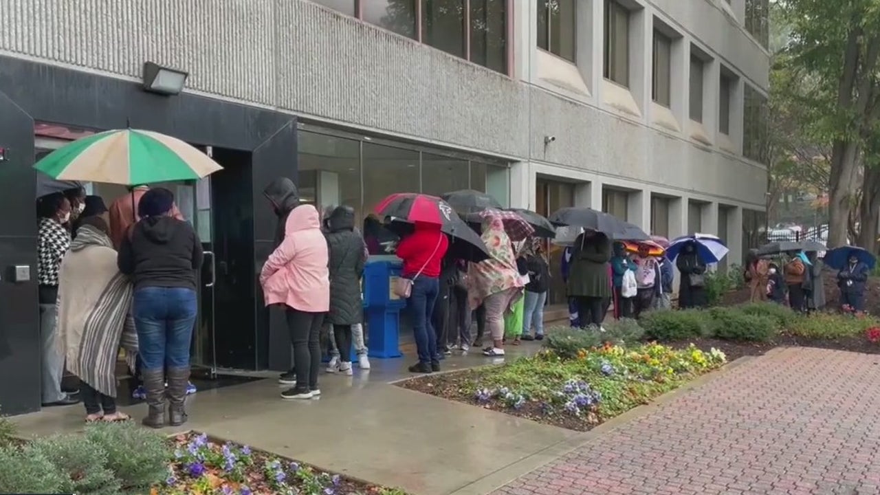 Backlog of Georgia food stamp applications leads to long lines in