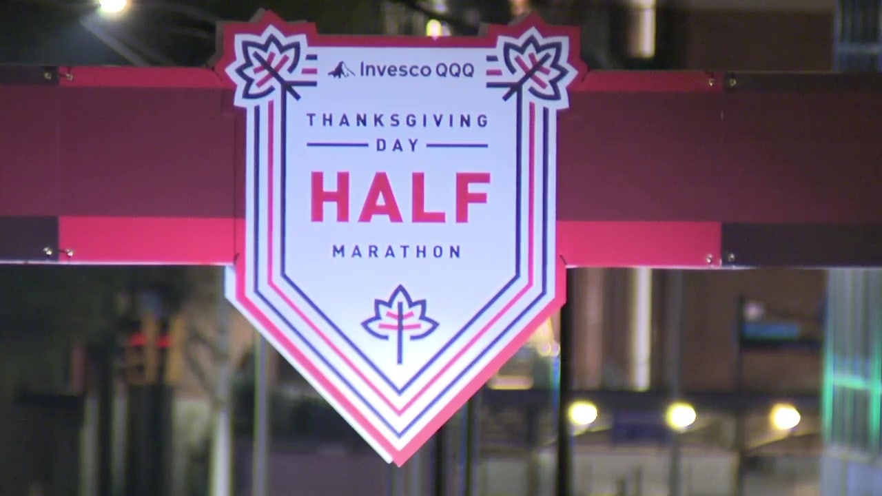 Runners hit the Atlanta streets for Thanksgiving half marathon