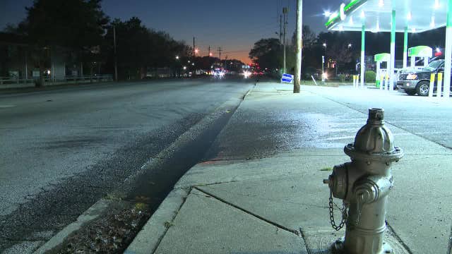 2 shot in the legs while walking down busy southwest Atlanta road, police say