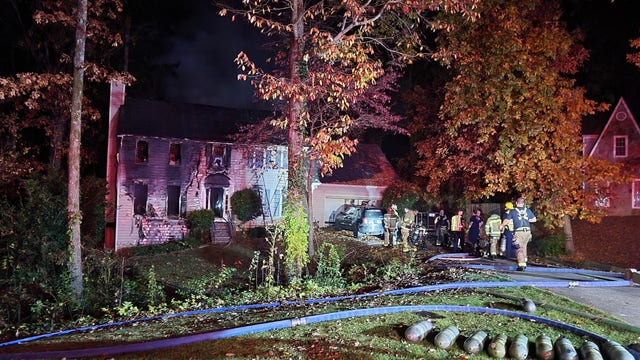 Family of 10 escape from burning Gwinnett County home