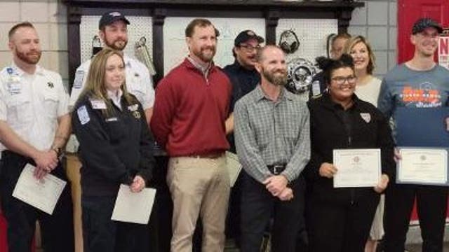 Officers, fellow runners given awards for saving man on Silver Comet Trail