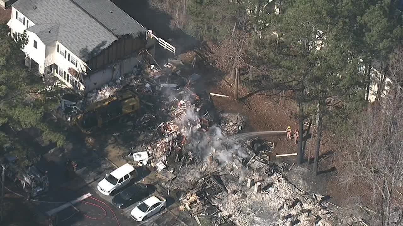 Water issues hamper firefighters' efforts during blaze at Clayton County townhomes - Vimarsana News