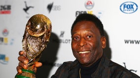 Pelé's family gathers at hospital as cancer worsens