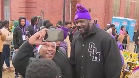 East Point: Shaq-A-Claus surprises families with giveaway