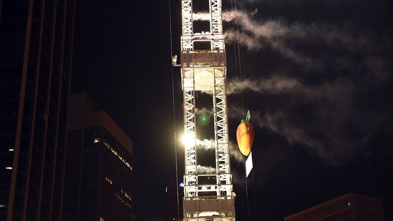 Who is performing at the 2023 Peach Drop in Atlanta?