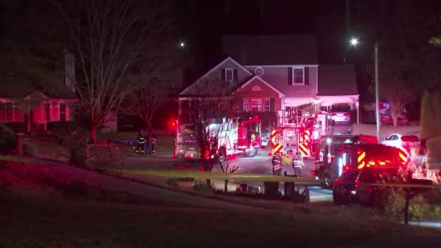 1 person dead, another injured in fire at Cobb County home