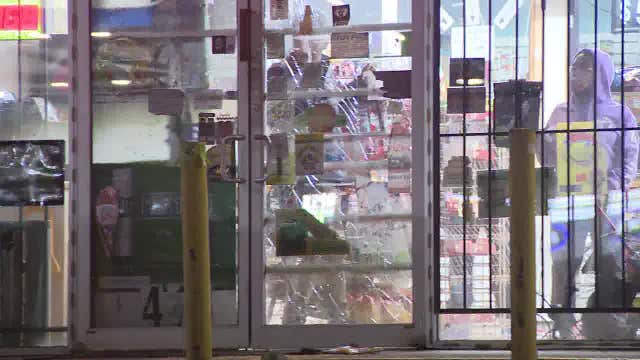 Thieves steal entire ATM from Atlanta food mart, police say
