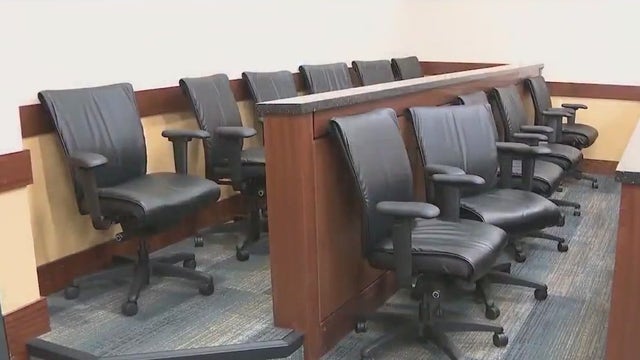 Federal jury awards woman over $1M after finding no cocaine