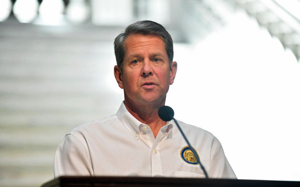 Gov. Kemp touring South Georgia wildfire damage, meeting crews