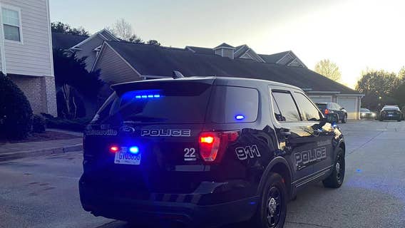 Man shot outside Gainesville apartment complex