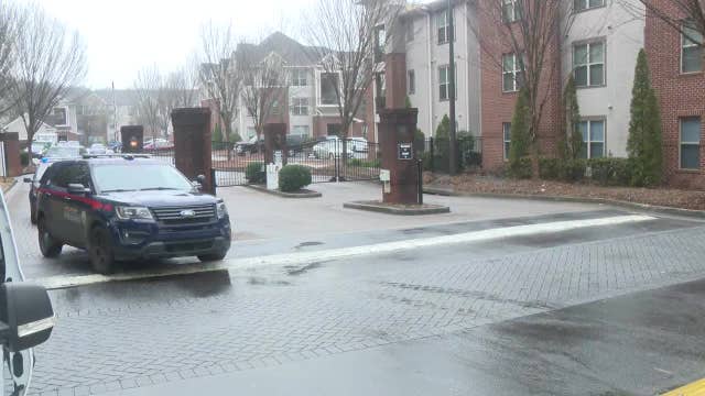 No injuries, 1 arrested during SWAT situation at SW Atlanta apartment complex