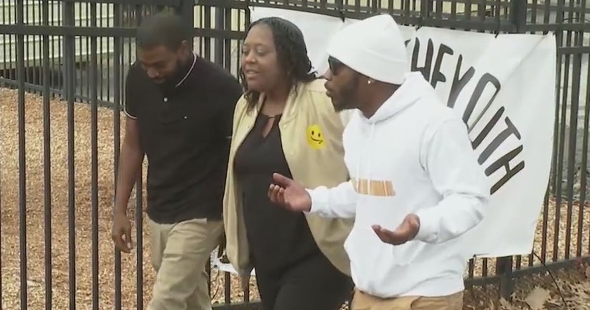 Atlanta rapper opens youth community center | FOX 5 Atlanta