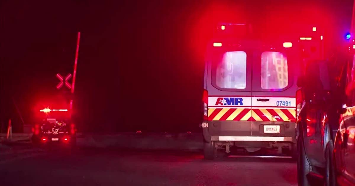 Person hit, killed by train near DeKalb County intersection | FOX 5 Atlanta