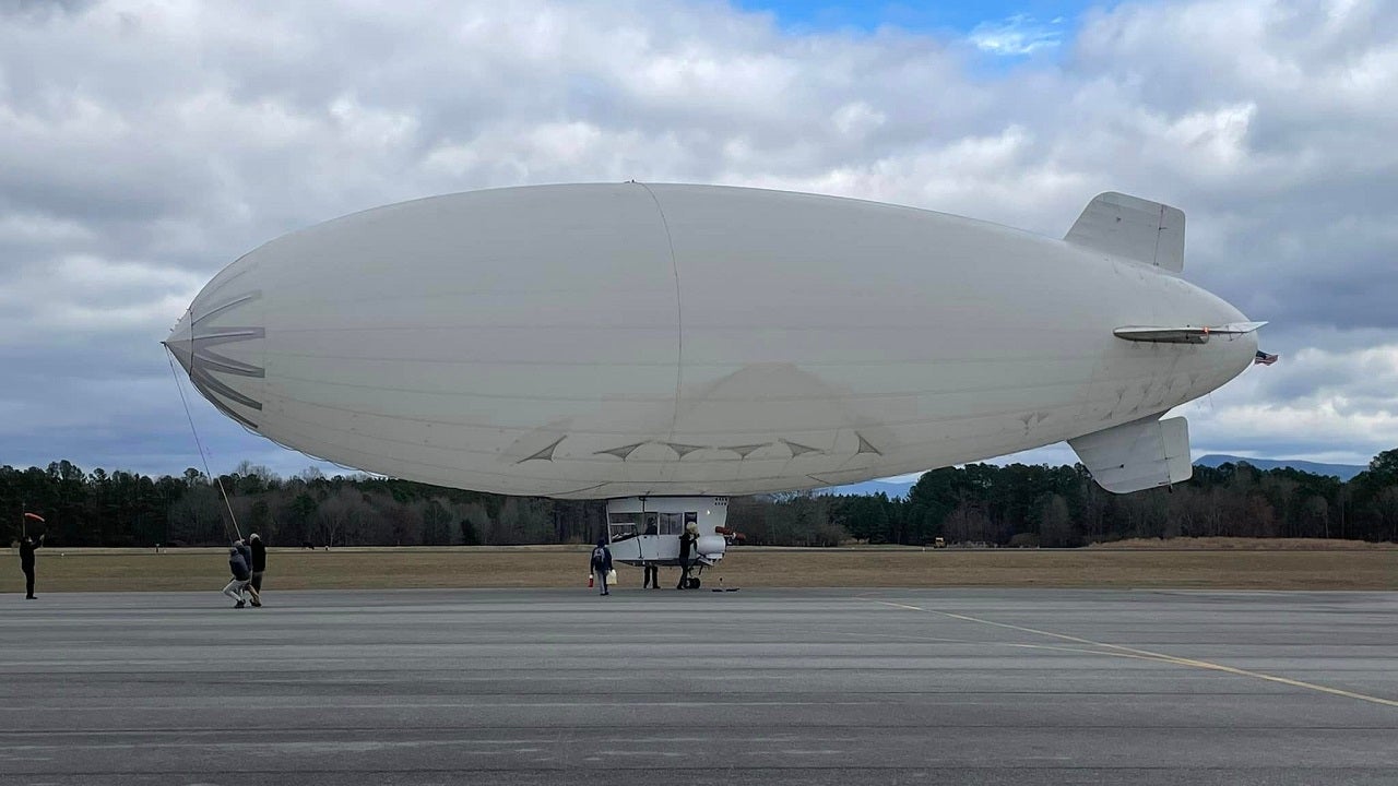 Airship do Brasil blimp becomes a giant Braspress billboard for the next  few days