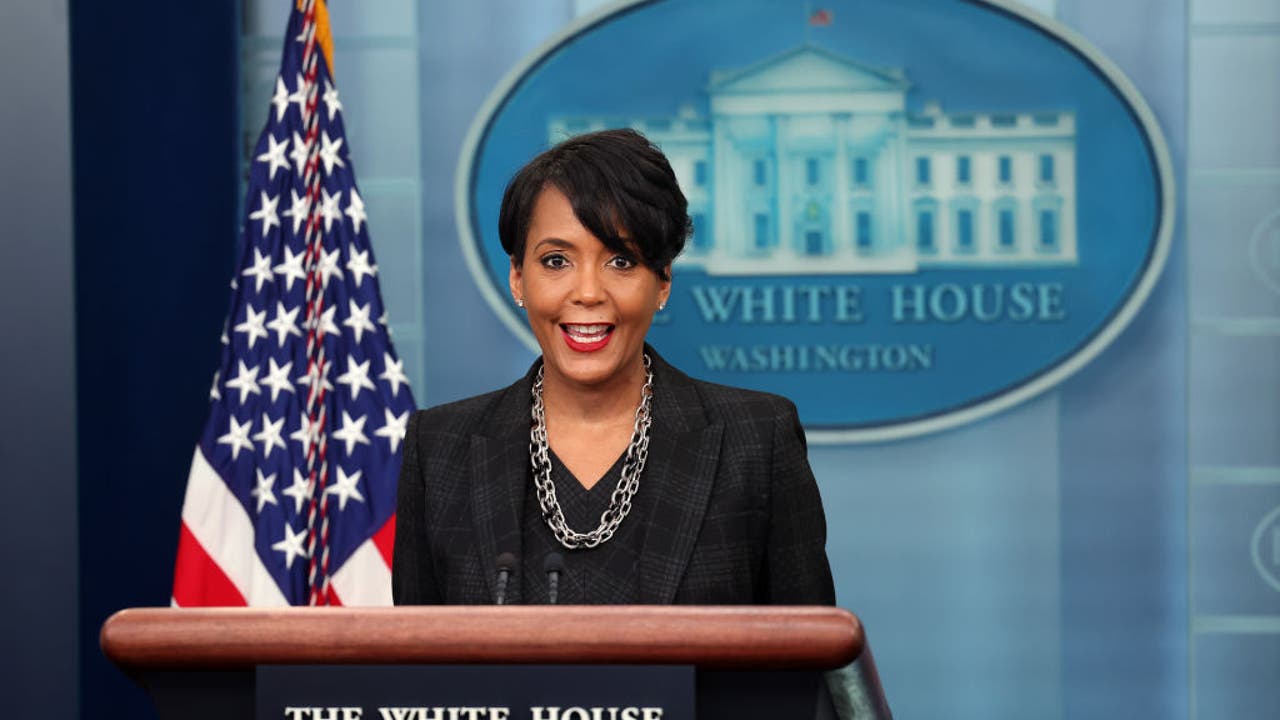 Ex-Atlanta Mayor Keisha Lance Bottoms announces plans to step down from White House position