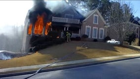 Residents safe after fire breaks out in Snellville home
