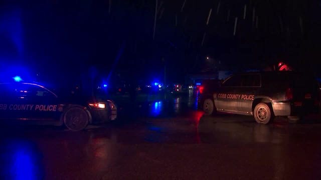 Suspect in custody after hours-long SWAT standoff in Cobb County