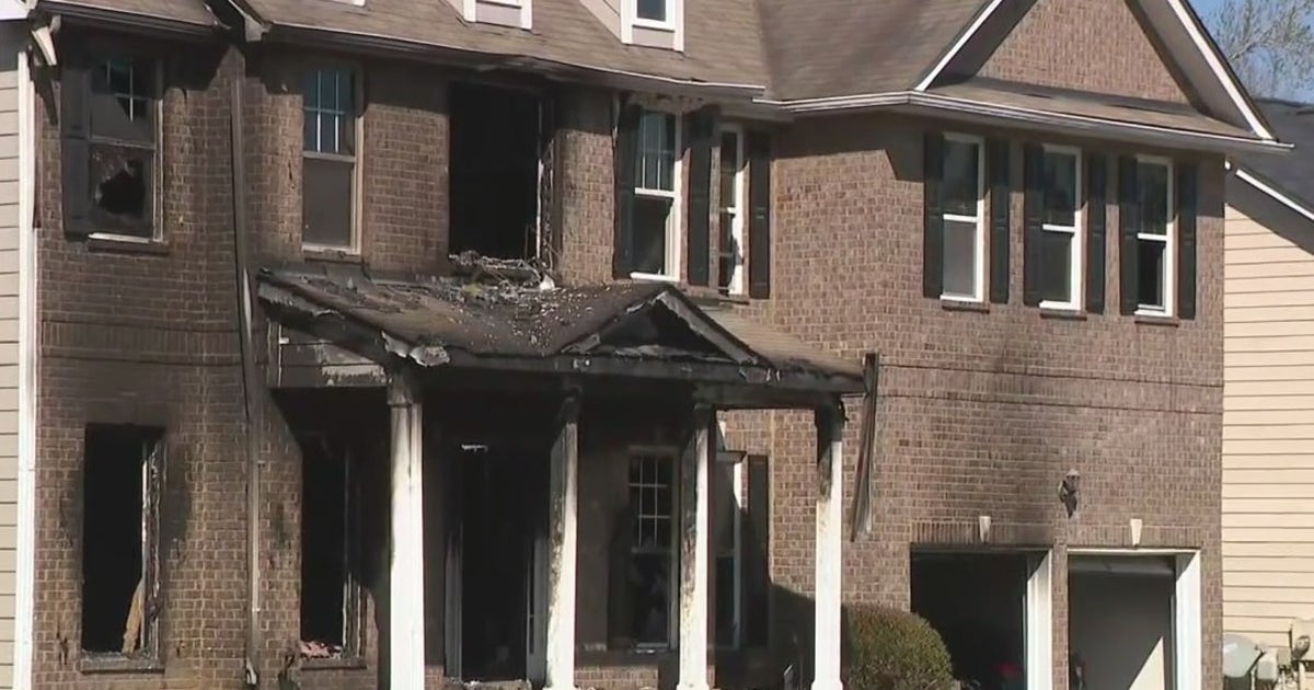 Man, dog die in DeKalb County house fire | FOX 5 Atlanta