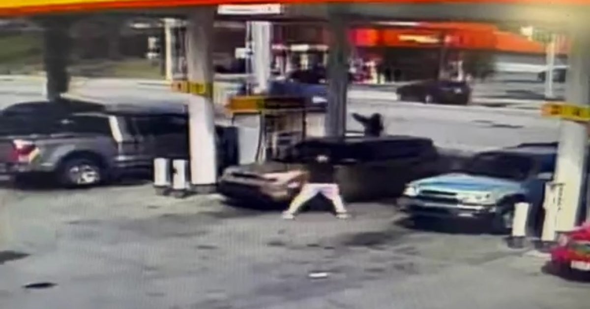 Gunman at-large after man killed in shooting outside Shell gas station ...