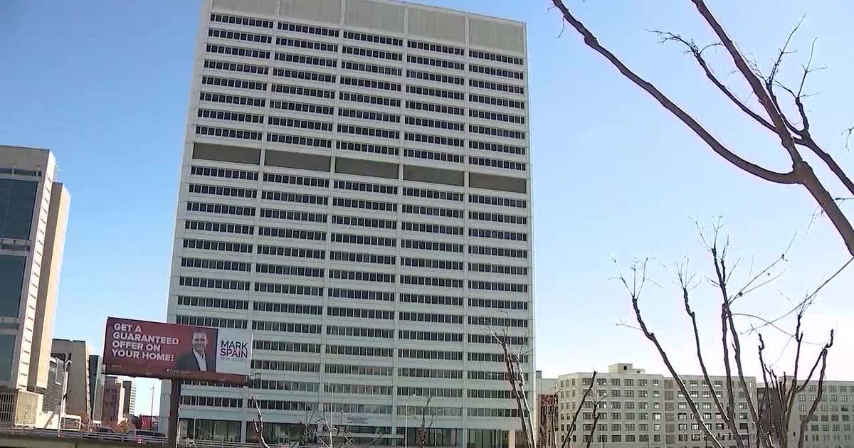 Atlanta federal judge reprimanded over affair with officer in chambers