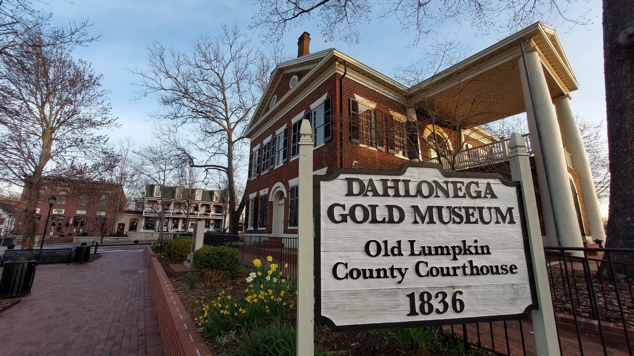 Gold Panning - Dahlonega Visitors Center