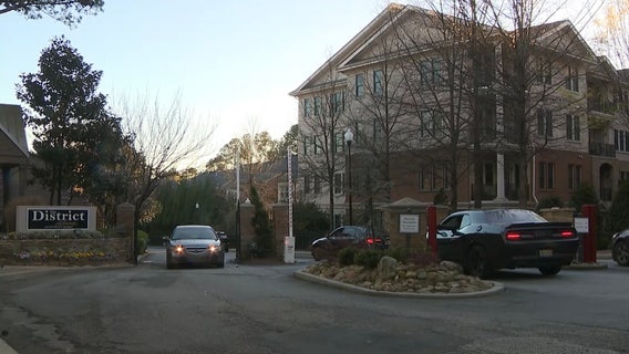 Police searching for a gunman after shooting in Vinings