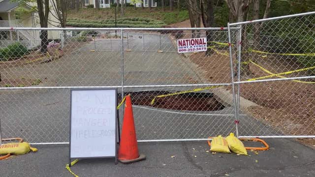 Sinkhole nightmare growing at Marietta condo complex