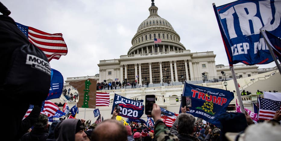Capitol riot: FBI informant testifies for Proud Boys defense