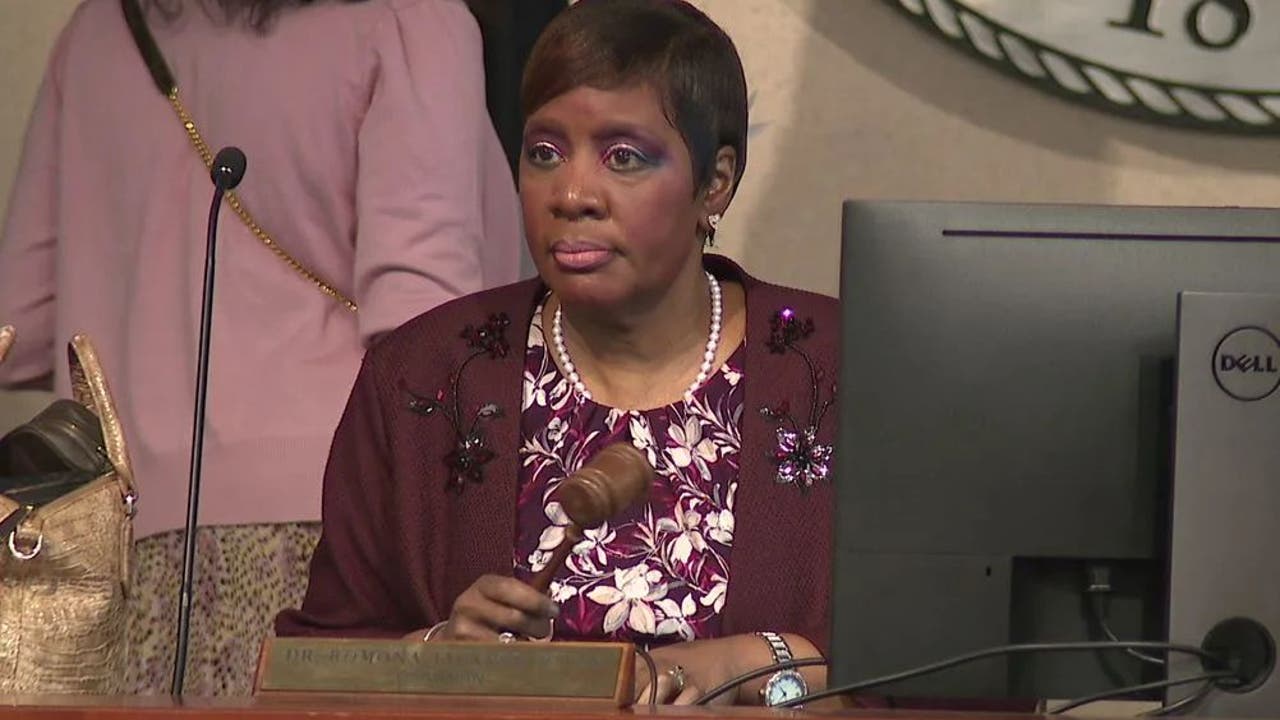 Kemp suspends two Douglas County commissioners without pay. Who will take their place? - Vimarsana News