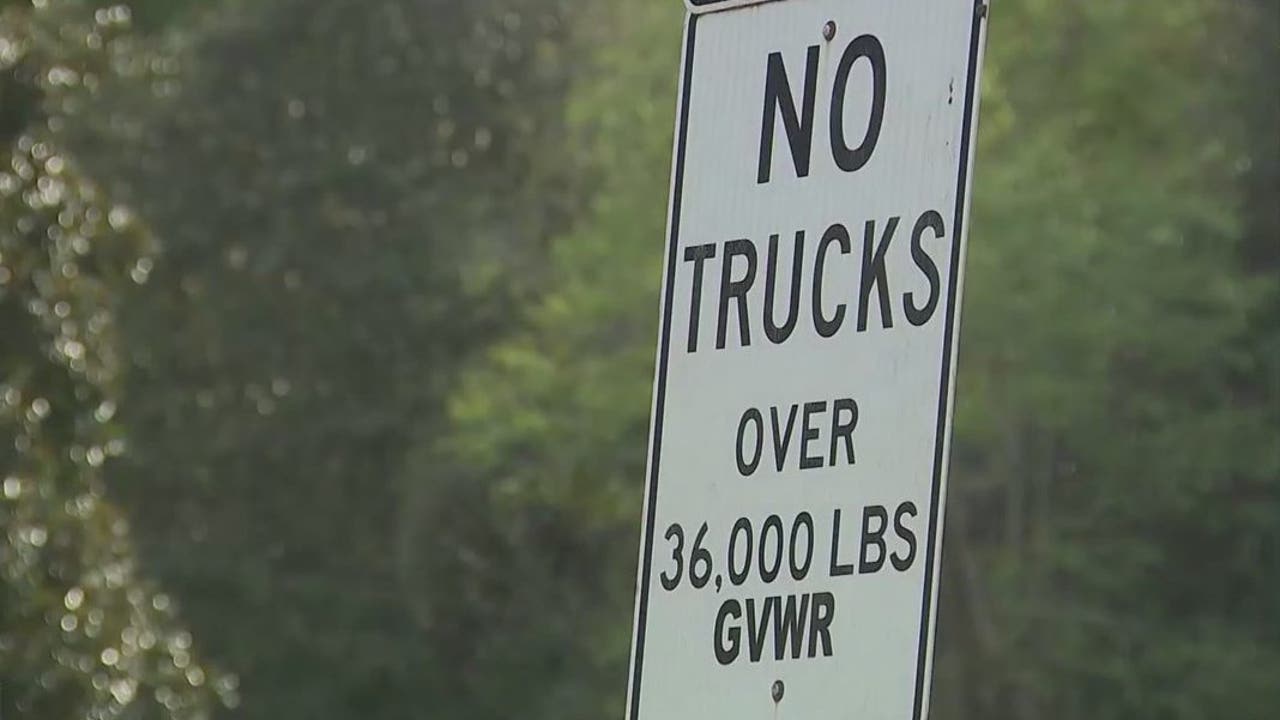 Powder Springs Police to crack on big truck driving on Brownsville Road Powder Springs Police to crack on big truck driving on Brownsville Road