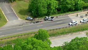 2 killed in head-on crash along Peachtree Industrial Blvd.