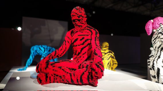 Acclaimed artist brings LEGO sculptures to metro Atlanta