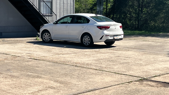 Atlanta woman traveling with her three kids shot during attempted robbery in Louisiana