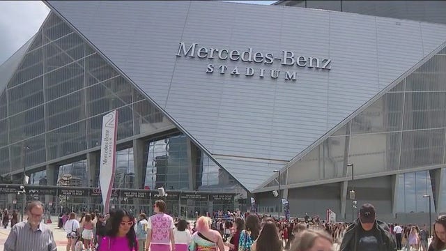 Taylor Swift, Janet Jackson hold dueling concerts in Atlanta