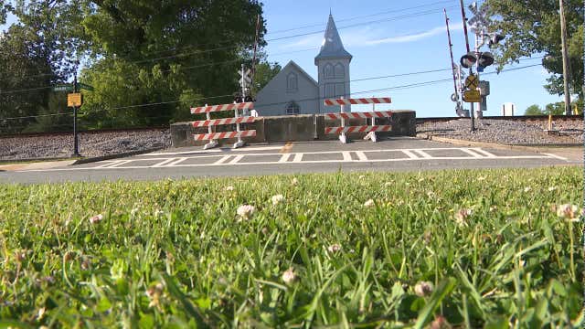 Acworth officials to permanently shut down crossing known for train, tractor-trailer accidents