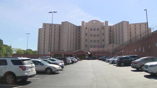 How should the issues at the Fulton County Jail be fixed?