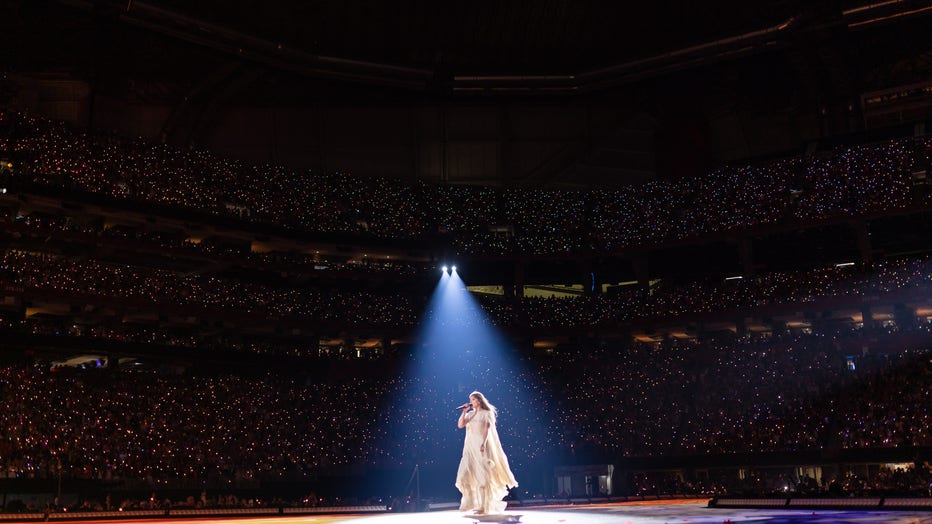 PHOTOS: Taylor Swift at Mercedes-Benz Stadium in Atlanta - Luv68
